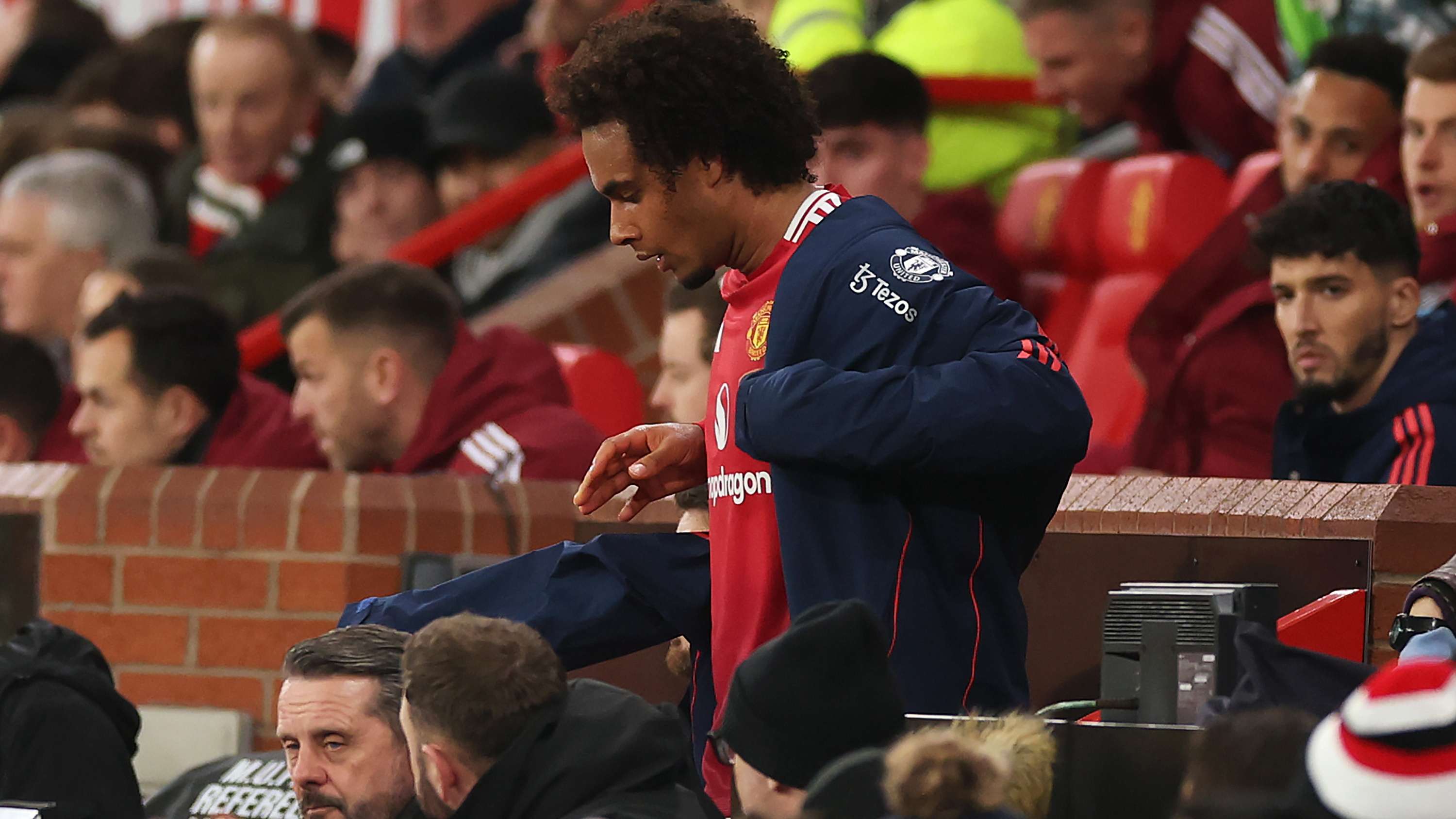 轻球员的发 轻球员的发