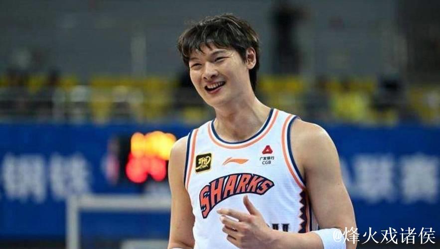 CBA俱乐部杯:王哲林砍下17分7板 上海狂胜四川 CBA俱乐部杯:王哲林砍下17分7板 上海狂胜四川